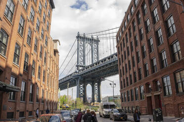 Straße an der Brooklyn Bridge, New York City - FOLF11149