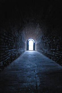 Licht am Ende des Tunnels - AFVF03896
