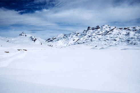 Winterlandschaft in den Schweizer Bergen. - CAVF63313