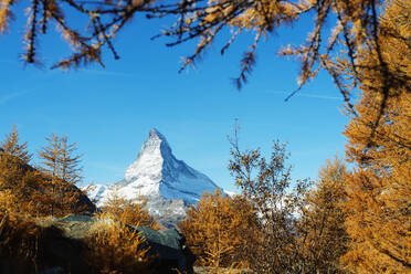 Das Matterhorn, 4478m, im Herbst, Zermatt, Wallis, Schweizer Alpen, Schweiz, Europa - RHPLF08944