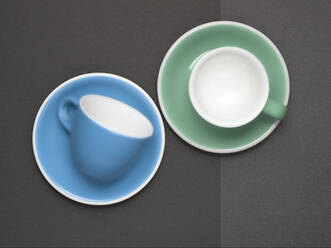 Cups on grey background - JOHF00219