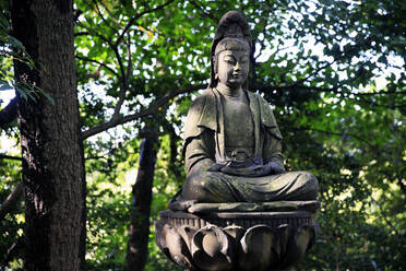 Buddha im Sankeien-Garten, Yokohama, Tokio, Japan, Asien - RHPLF09090