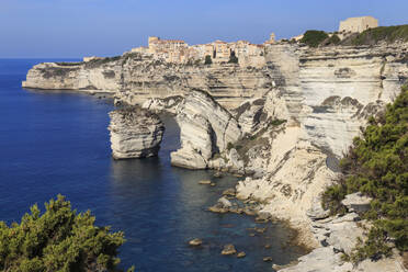 Alte Zitadelle und Klippen, interessante Felsformationen, Bonifacio, Korsika, Frankreich, Mittelmeer, Europa - RHPLF09132