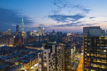 City skyline and Taipei 101 building, Taipei, Taiwan, Asia - RHPLF09349