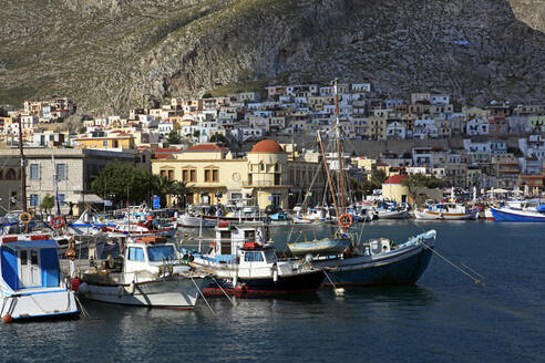 Der Hafen von Pothia, Kalymnos, Dodekanes, Griechische Inseln, Griechenland, Europa - RHPLF09359