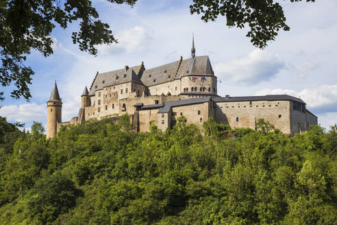 Ansicht der Burg Vianden, Vianden, Luxemburg, Europa - RHPLF09369