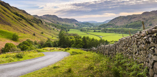 Hardknott-Pass im Lake-District-Nationalpark, UNESCO-Welterbe, Cumbria, England, Vereinigtes Königreich, Europa - RHPLF09391