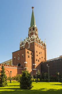 Turm des Dreifaltigkeitstors des Kremls, UNESCO-Weltkulturerbe, Moskau, Russland, Europa - RHPLF09407