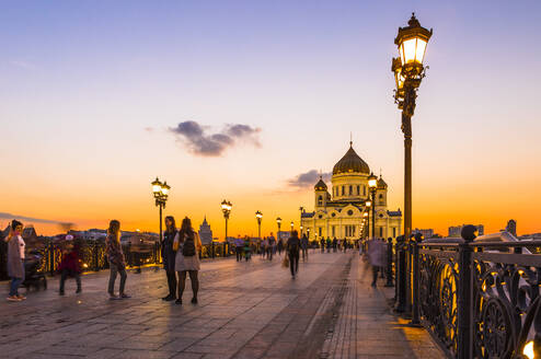 Christ-Erlöser-Kathedrale an der Moskwa am frühen Abend, Moskau, Russland, Europa - RHPLF09431