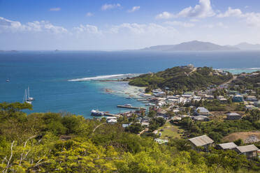 Blick auf Clifton Harbour, Union Island, Die Grenadinen, St. Vincent und die Grenadinen, Westindien, Karibik, Mittelamerika - RHPLF09489