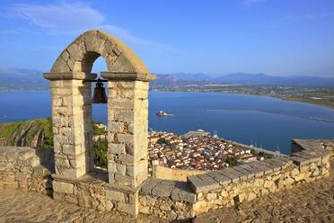 Der Glockenturm der Burg Palamidi, Nafplio, Argolis, Peloponnes, Griechenland, Europa - RHPLF09517