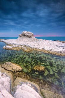 Seggiola del Papa in der Morgendämmerung, Provinz Ancona in der Region Marken, Adriatisches Meer, Marken, Italien, Europa - RHPLF09618