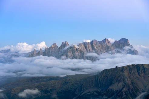 Höhenweg Bepi Zac, Sonnenuntergang auf der Marmolada, Dolomiten, Venetien, Italien, Europa - RHPLF09723