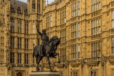 Richard Löwenherz-Statue im Palace of Westminster (Houses of Parliament), London, England, Vereinigtes Königreich, Europa - RHPLF09754