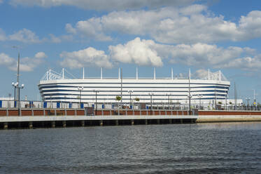 Kaliningrader Fußballstadion gegen den Himmel, Russland - RUNF03108