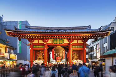 Kaminarimon main gate, Sensoji Temple, Asakusa, Tokyo, Japan, Asia - RHPLF09873
