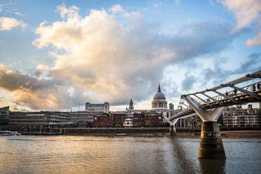 St. Pauls Cathedral bei Sonnenuntergang, City of London, London, England, Vereinigtes Königreich, Europa - RHPLF09967