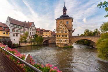 Old townhall with Geyersworthsteg wooden bridge, Bamberg, UNESCO World Heritage Site, Bavaria, Germany, Europe - RHPLF10060