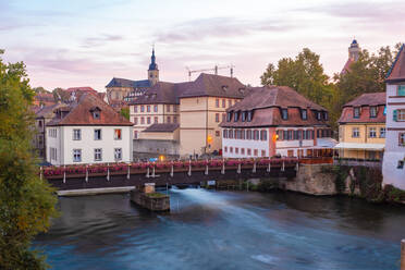 Old historic building on the Linker Regnitzarm, Bamberg, UNESCO World Heritage Site, Bavaria, Germany, Europe - RHPLF10061