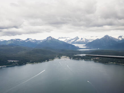 Auke Bay von einem kleinen Privatflugzeug aus gesehen, das von Juneau nach Gustavus fliegt, Südost-Alaska, Vereinigte Staaten von Amerika, Nordamerika - RHPLF10116