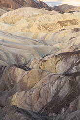 Zabriskie Point im Death Valley National Park, Kalifornien, Vereinigte Staaten von Amerika, Nordamerika - RHPLF10154