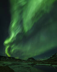 Polarlicht und teilweise zugefrorener See, Nord Snaefellsnes, Island, Polarregionen - RHPLF10208