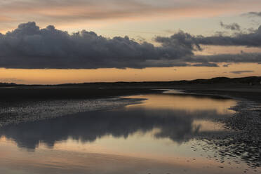 Sonnenuntergang, Camber Sands, East Sussex, England, Vereinigtes Königreich, Europa - RHPLF10223
