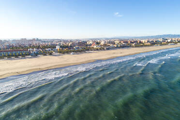 Luftaufnahme des Strandes von Valencia im Herbst, Valencia, Spanien, Mittelmeer, Europa - RHPLF10283