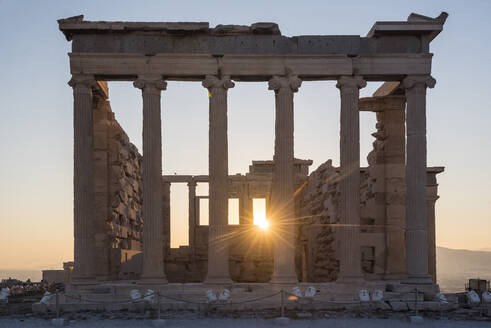 Akropolis bei Sonnenuntergang, UNESCO-Weltkulturerbe, Athen, Region Attika, Griechenland, Europa - RHPLF10393