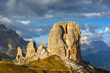 Dolomiten, UNESCO-Welterbe, Cortina d'Ampezzo, Gipfel der Cinque Torri, Provinz Belluno, Venetien, Italien, Europa - RHPLF10509