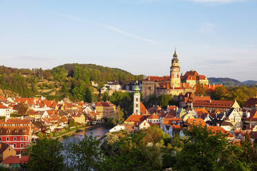 Schloss Cesky Krumlov aus dem Jahr 1240, Cesky Krumlov, UNESCO-Weltkulturerbe, Südböhmen, Tschechische Republik, Europa - RHPLF10539