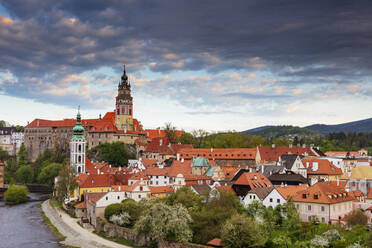 Schloss Cesky Krumlov aus dem Jahr 1240, Cesky Krumlov, UNESCO-Weltkulturerbe, Südböhmen, Tschechische Republik, Europa - RHPLF10542