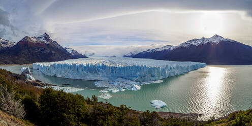 Perito-Moreno-Gletscher, Blick von oben, Nationalpark Los Glaciares, UNESCO-Welterbe, Provinz Santa Cruz, Patagonien, Argentinien, Südamerika - RHPLF10647