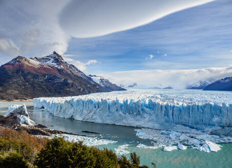Perito Moreno Glacier, elevated view, Los Glaciares National Park, UNESCO World Heritage Site, Santa Cruz Province, Patagonia, Argentina, South America - RHPLF10655