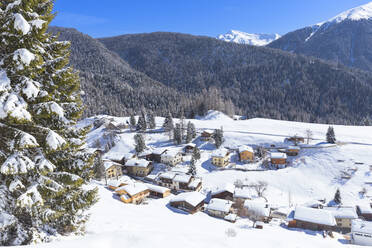 Dorf Davos Wiesen, Landwassertal, Albulatal, Bezirk Prattigau/Davos, Kanton Graubünden, Schweiz, Europa - RHPLF10702