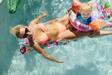 Mother and son in swimming-pool - JOHF00584