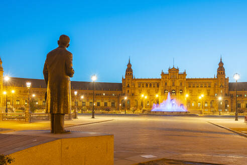 Memorial statue of architect Anibal Gonzalez and Vicente Traver fountain, Plaza de Espana, Seville, Andalusia, Spain, Europe - RHPLF10786