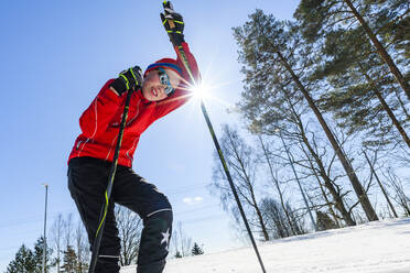 Boy skiing - JOHF00723