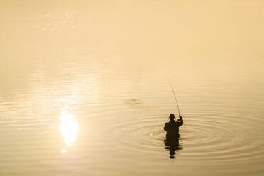 Person, die fischt - JOHF00728