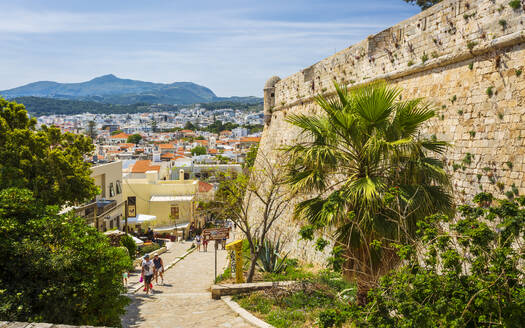 Burgmauer von Fortezza und Altstadt von Rethymnon, Kreta, Griechische Inseln, Griechenland, Europa - RHPLF11083