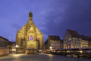 Frauenkirche in Main Market Square at dusk, Nuremberg, Bavaria, Germany, Europe - RHPLF11102