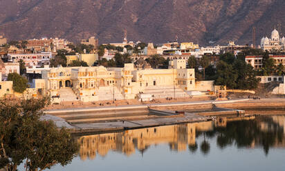 Pushkar town by Pushkar Lake at sunset in India, Asia - RHPLF11334