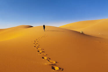 Sand Dunes, Erg Chebbi, Sahara Desert, Southern Morocco, Morocco, North Africa, Africa - RHPLF11355