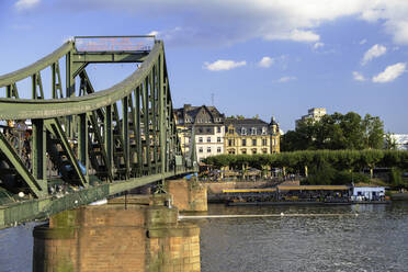 Eiserne Brücke und Fluss Main, Frankfurt, Hessen, Deutschland, Europa - RHPLF11521