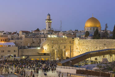 Western Wall and the Dome of the Rock, Old City, UNESCO World Heritage Site, Jerusalem, Israel, Middle East - RHPLF11769