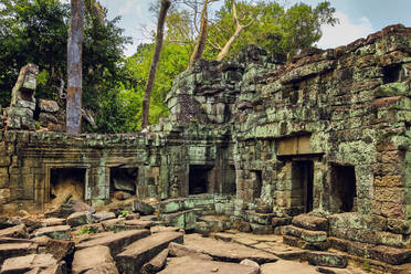 Enclosure in 12th century Preah Khan (Prrah Khan) Buddhist temple complex, saved from the jungle but left part ruined, Angkor, UNESCO World Heritage Site, Siem Reap, Cambodia, Indochina, Southeast Asia, Asia - RHPLF11844