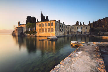 Punta San Vigilio at sunset, a beautiful resort on Lake Garda, Verona province, Veneto, Italian Lakes, Italy, Europe - RHPLF11889