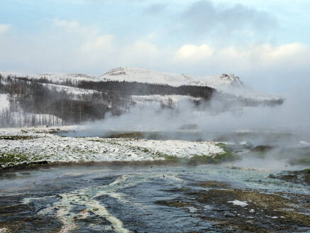 Geysir am Goldenen Kreis, Island, Polarregionen - RHPLF11894