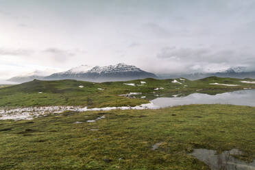 Landschaft am Rande des Vatnajokull im Winter mit weniger Schnee, Island, Polarregionen - RHPLF11898