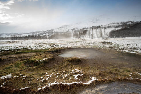 Geysir Hot Springs in Island am Goldenen Kreis, etwa eine Stunde von Reykyavik entfernt, Island, Polarregionen - RHPLF11901